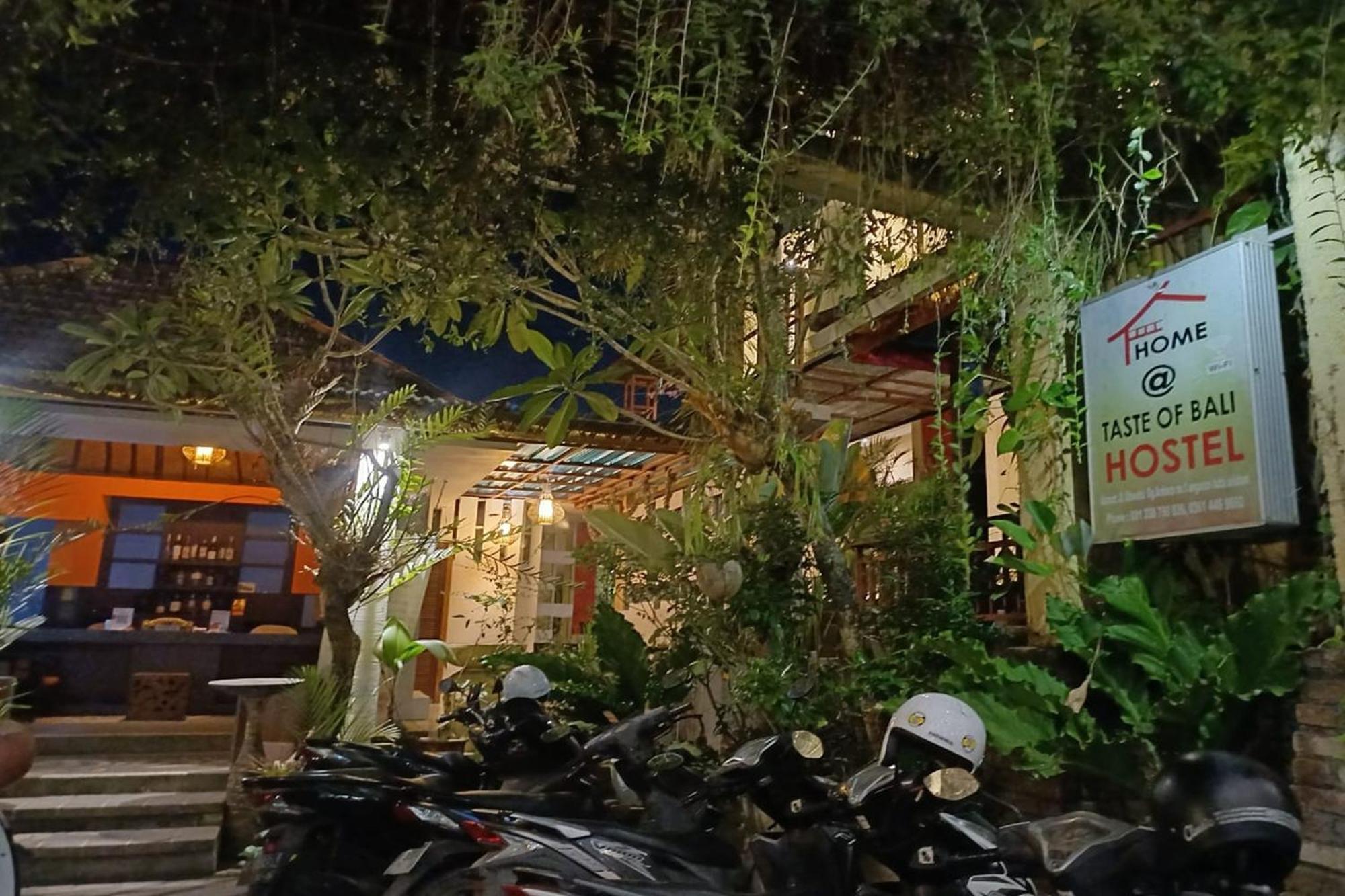 Taste Of Bali Hostel Kuta Lombok Exterior foto